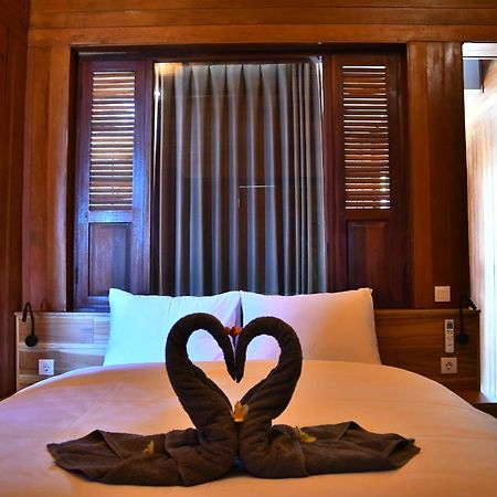 Putra'Lebah Amed Guest House エクステリア 写真