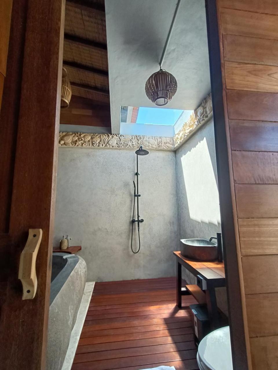 Putra'Lebah Amed Guest House エクステリア 写真