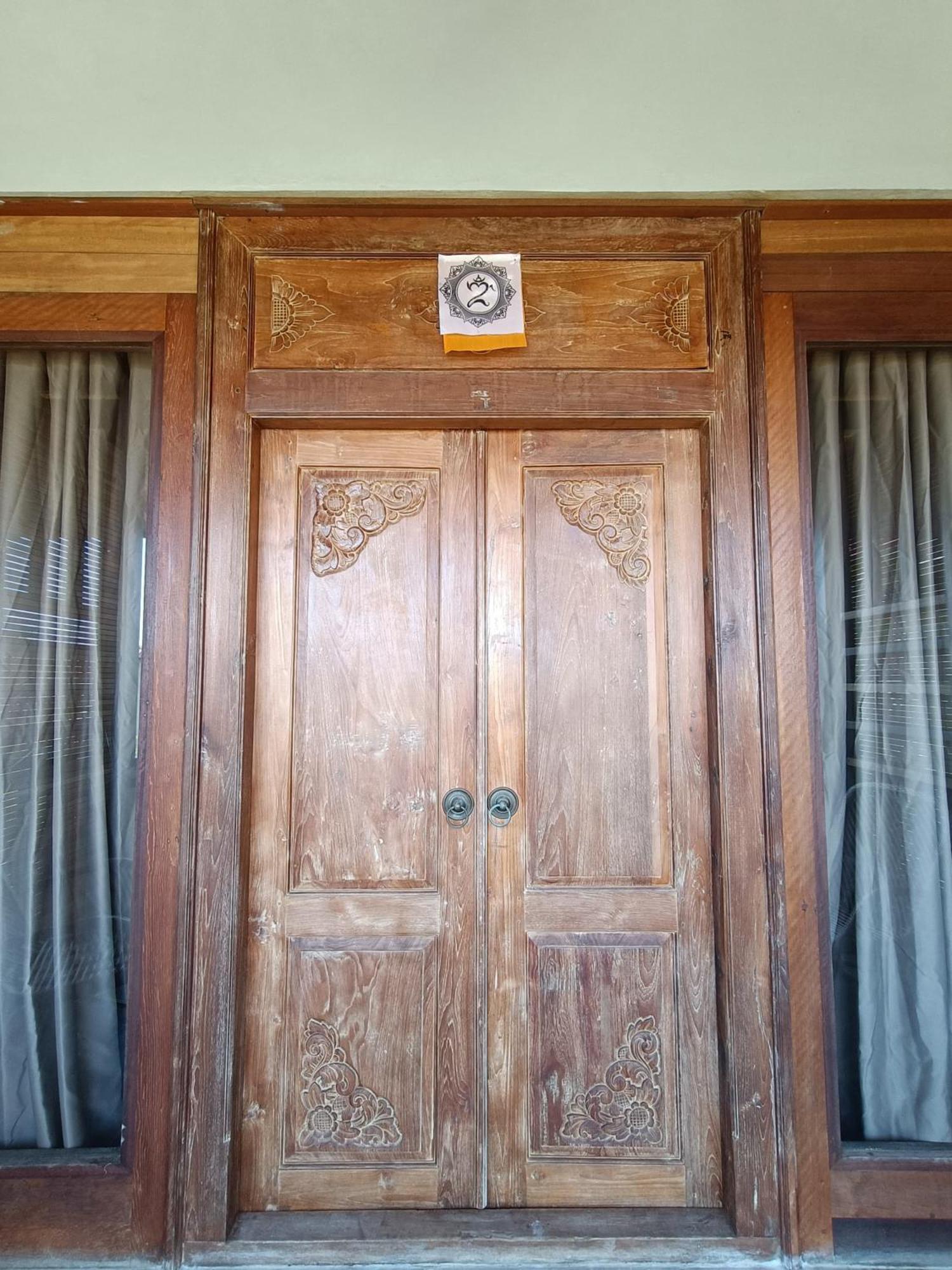 Putra'Lebah Amed Guest House エクステリア 写真