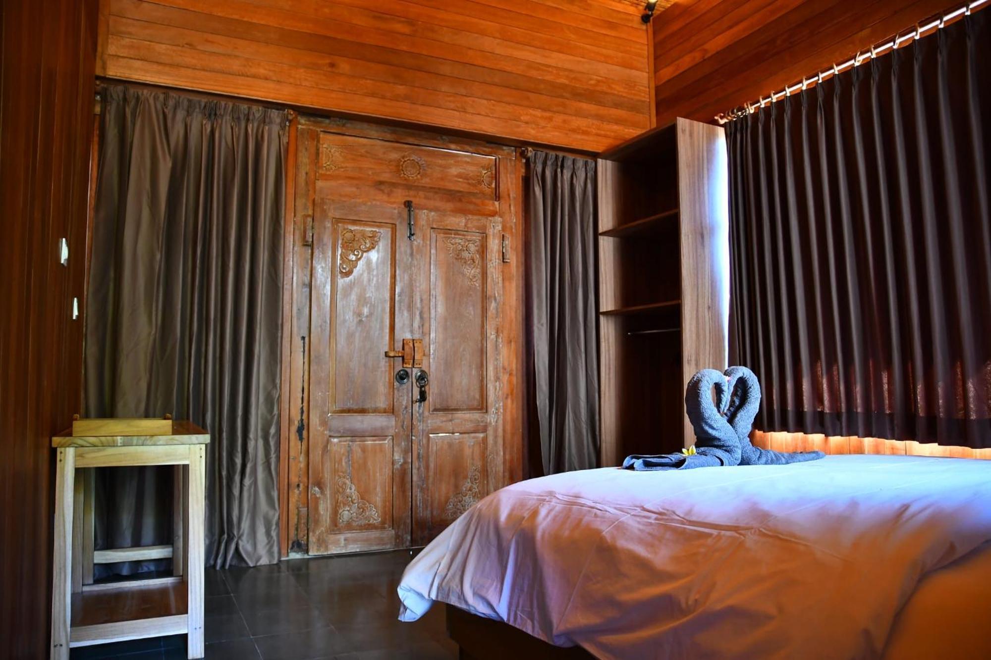 Putra'Lebah Amed Guest House エクステリア 写真