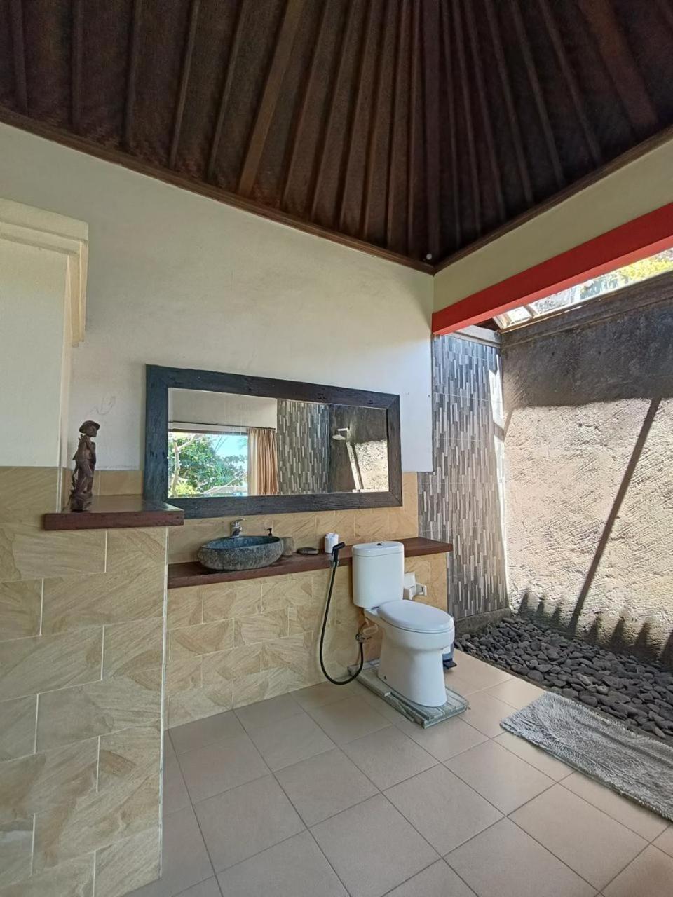 Putra'Lebah Amed Guest House エクステリア 写真