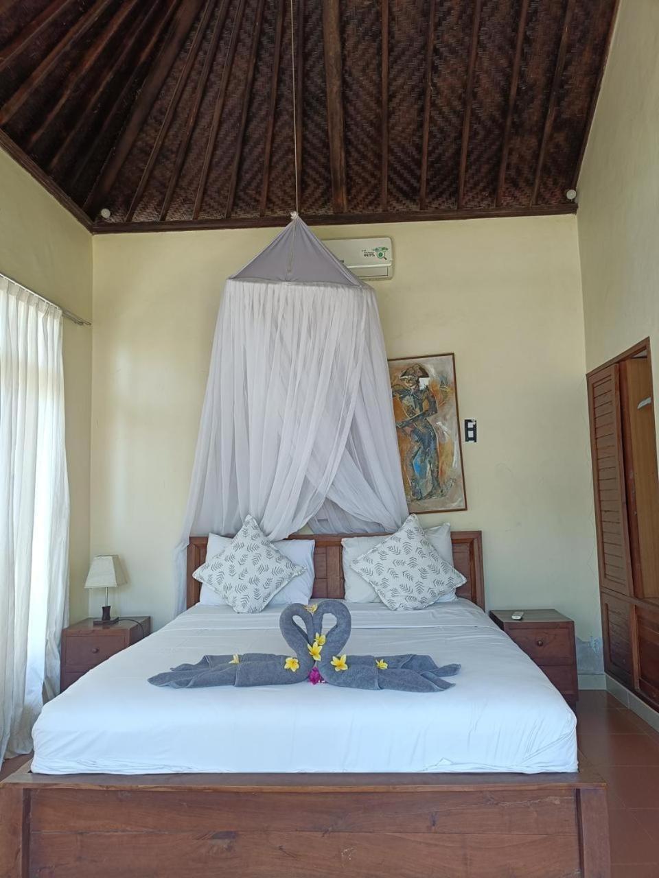 Putra'Lebah Amed Guest House エクステリア 写真