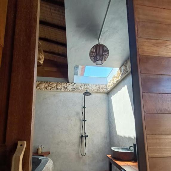 Putra'Lebah Amed Guest House エクステリア 写真