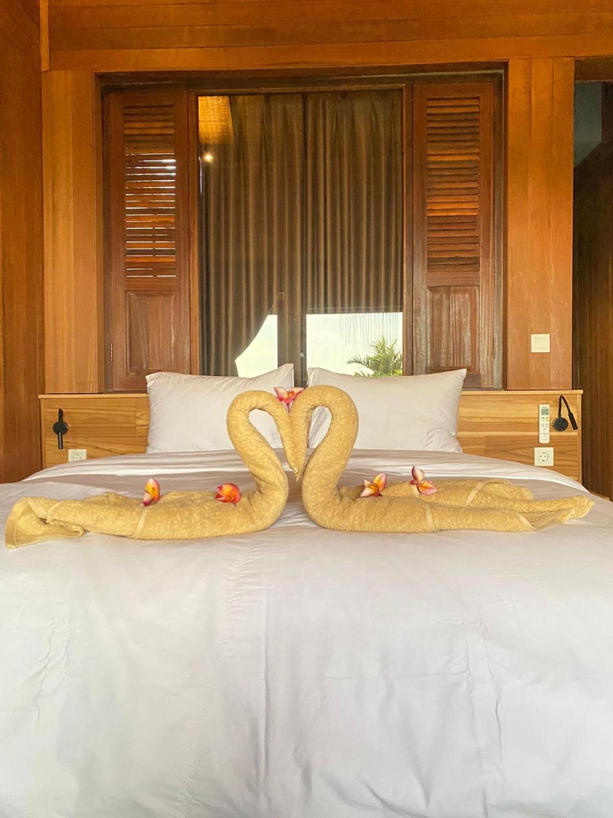 Putra'Lebah Amed Guest House エクステリア 写真