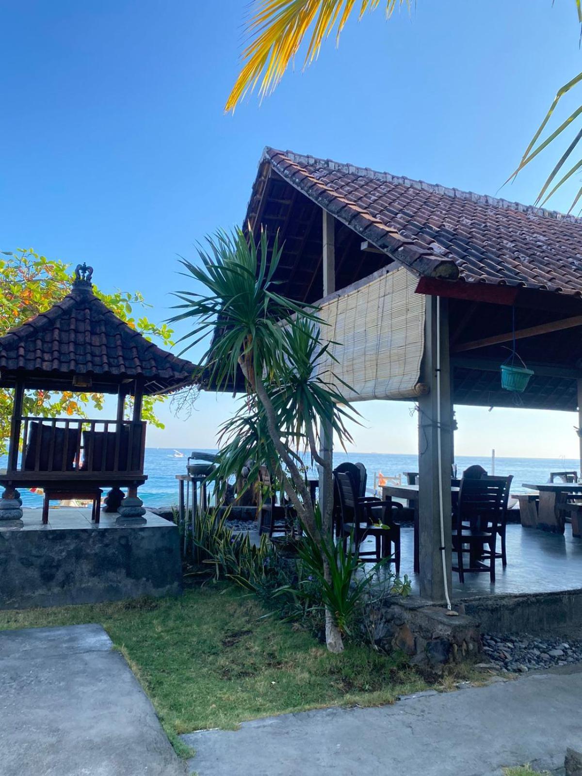 Putra'Lebah Amed Guest House エクステリア 写真