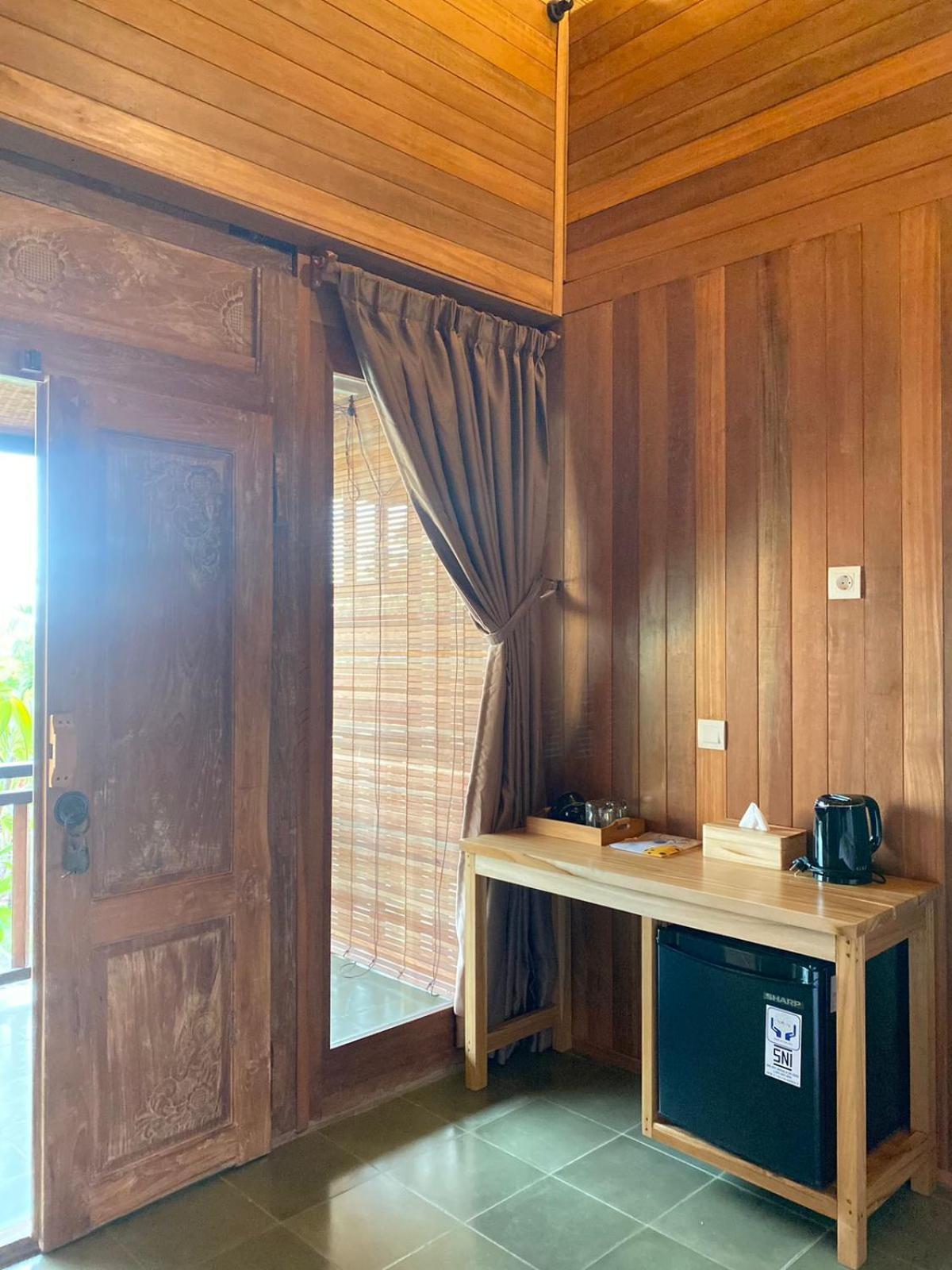 Putra'Lebah Amed Guest House エクステリア 写真