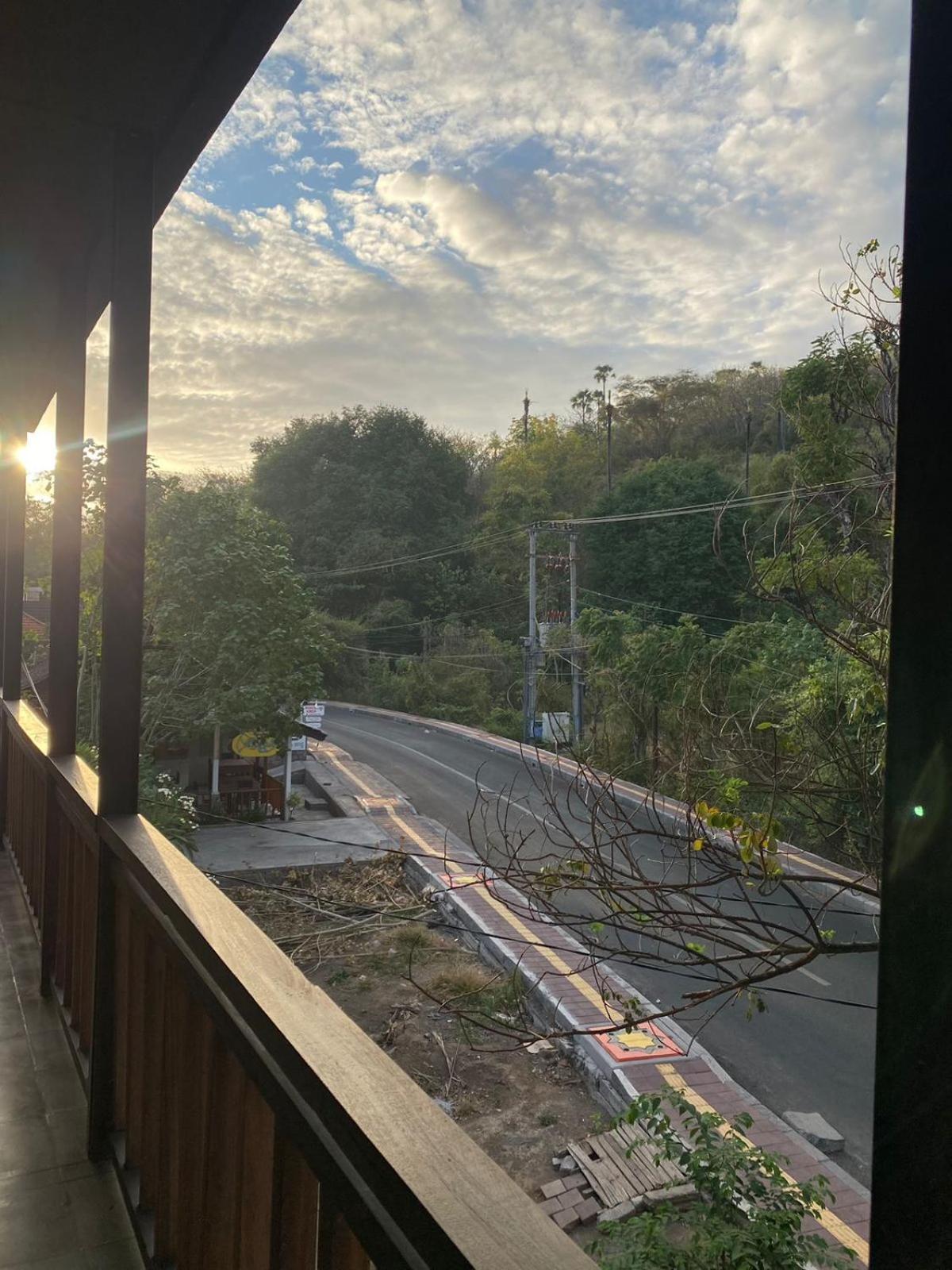 Putra'Lebah Amed Guest House エクステリア 写真
