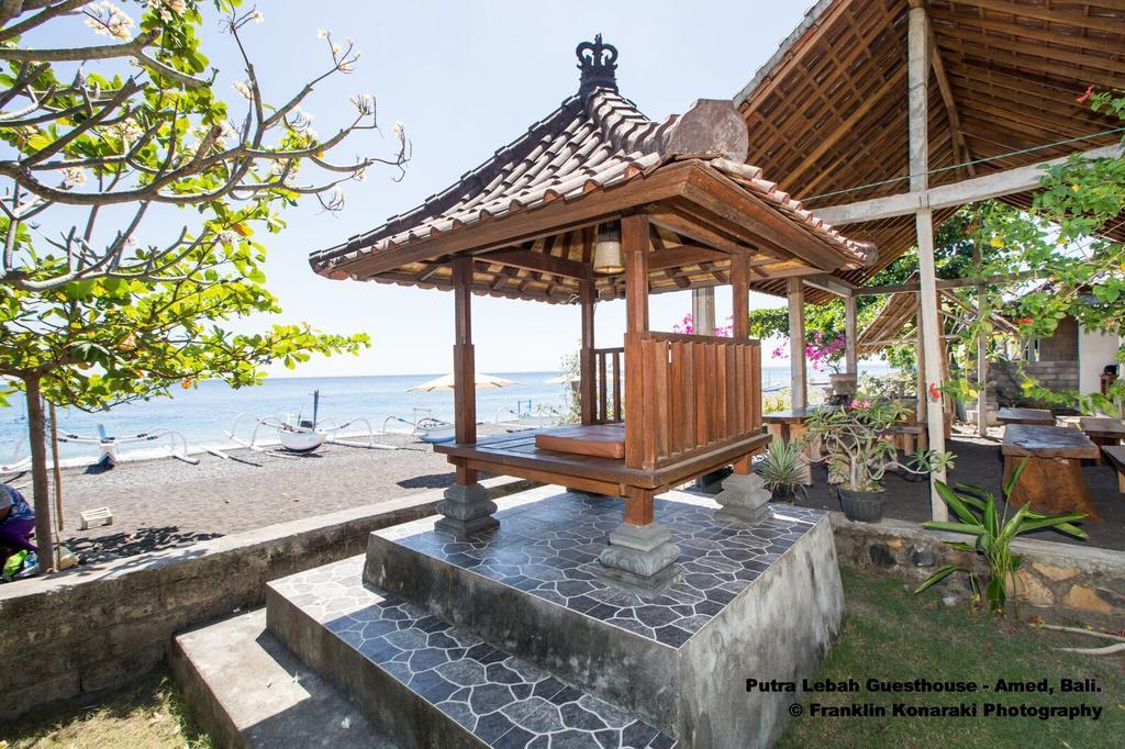 Putra'Lebah Amed Guest House エクステリア 写真