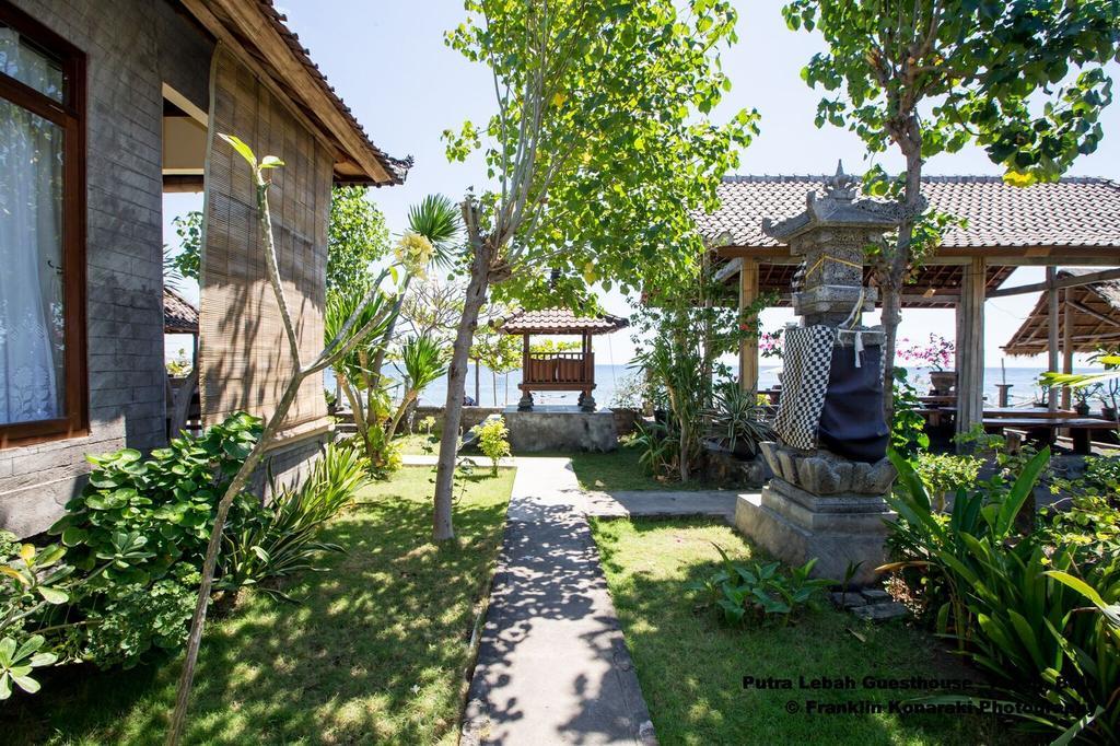 Putra'Lebah Amed Guest House エクステリア 写真