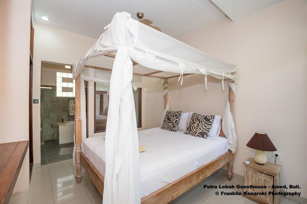Putra'Lebah Amed Guest House エクステリア 写真